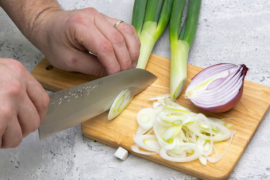 How to cut vegetables in the Japanese way.