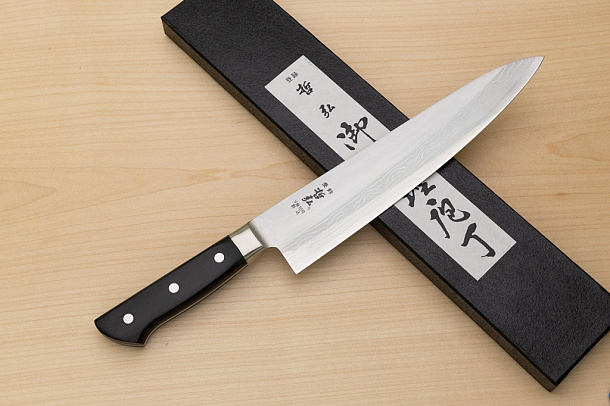 Tetsuhiro VG10 Kasumi nagashi Damascus Gyuto knife 240mm (9.5") Black paper micarta