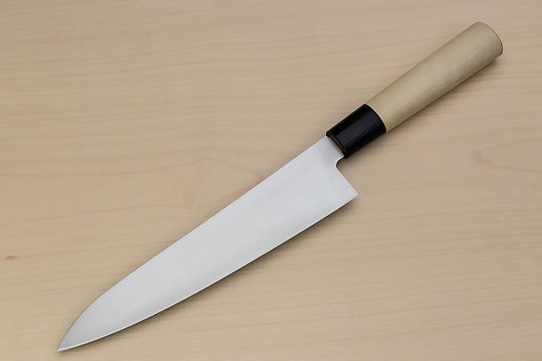 Sakai Takayuki AUS8 Gyuto knife 240mm (9.5 ") Magnolia/Buffalo horn handle Sakai Takayuki AUS8 Gyuto knife 240mm (9.5 ") Magnolia/Buffalo horn handle