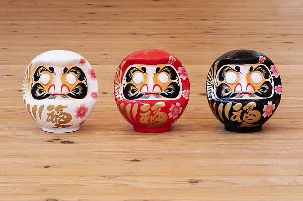 Miyabi Daruma Sakura White Small 12cm Miyabi Daruma Sakura White Small 12cm