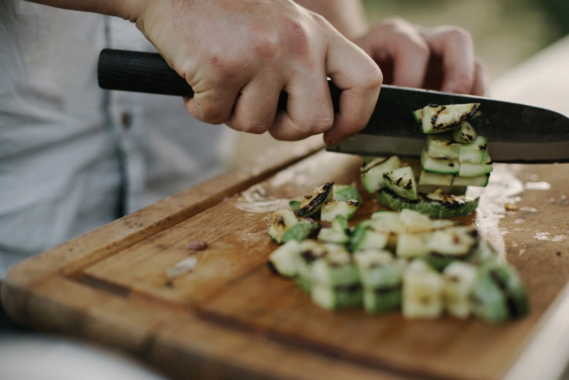 Blog Knife-life | WHICH KNIFE IS BEST SANTOKU OR CHEF? THE DIFFERENCES