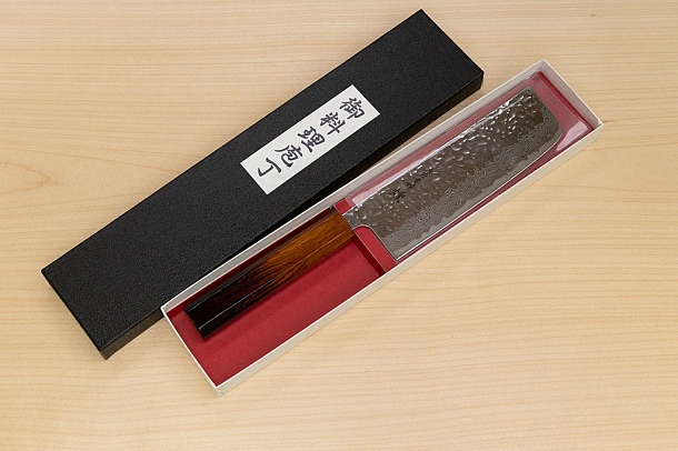 Hokiyama Sakon AUS10 Hammered shiny Damascus 165mm (6.5") Nakiri knife with Burnt pattern Urushi lacquered Magnolia Wood octagon handle Hokiyama Sakon AUS10 Hammered shiny Damascus 165mm (6.5") Nakiri knife with Burnt pattern Urushi lacquered Magnolia Wood octagon handle