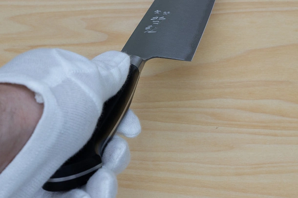 Tetsuhiro Blue Super Gyuto knife 210mm (8.3") Black paper micarta Tetsuhiro Blue Super Gyuto knife 210mm (8.3") Black paper micarta